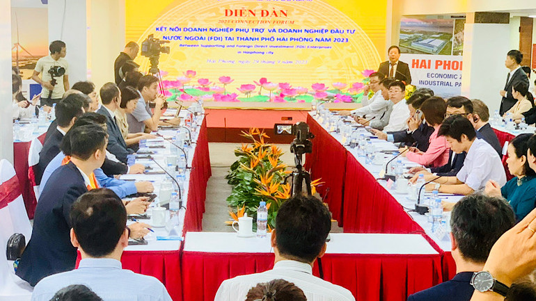 Quang cảnh diễn đàn kết nối doanh nghiệp FDI và doanh nghiệp hỗ trợ.