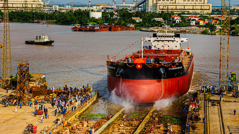 Hoạt động sản xuất công nghiệp vẫn duy trì và phát triển.