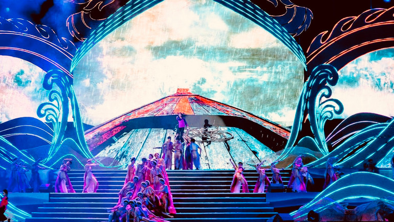 Các tiết mục tái hiện văn hóa độc đáo của cư dân miền biển Việt Nam.