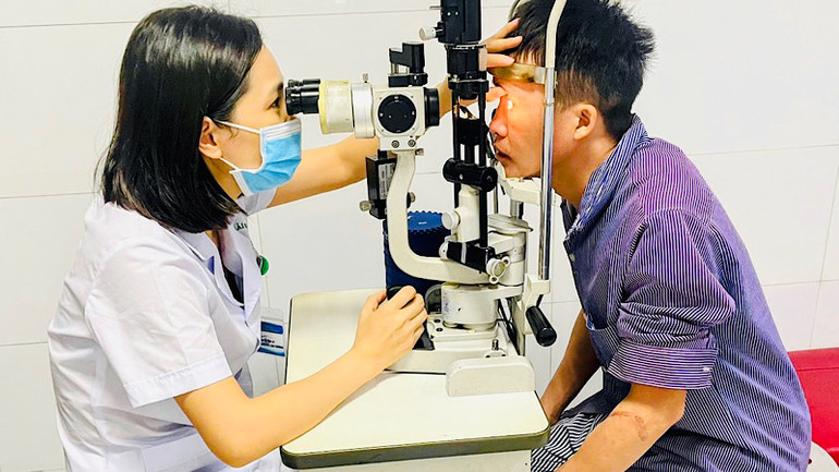 Khám bệnh về mắt tại Bệnh viện Mắt Hải Phòng.