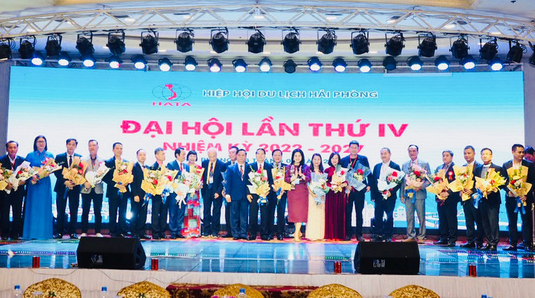Ban Chấp hành Hiệp hội Du lịch Hải Phòng nhiệm kỳ 2022-2027 ra mắt.