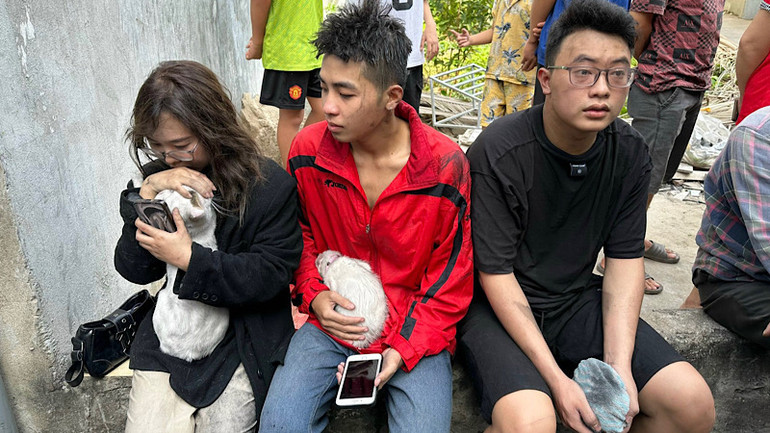 Ba người được cứu thoát trong vụ cháy.