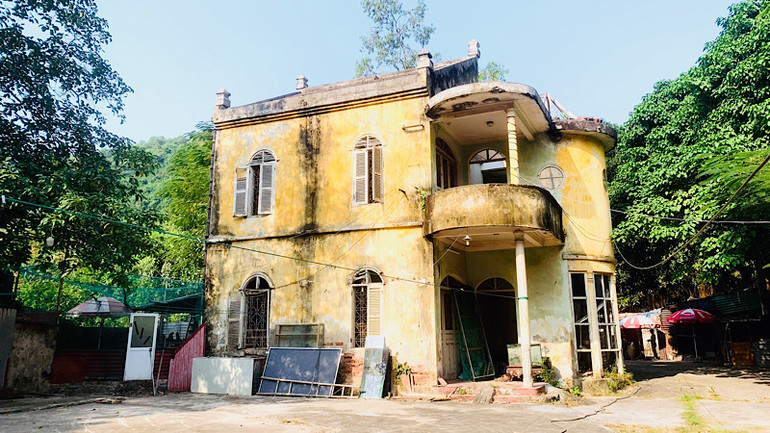 Nhiều công trình tài sản công để xập xệ, hư hỏng, không sử dụng.