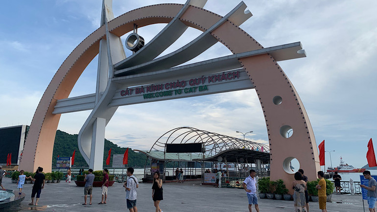 Đảo Cát Bà bị mất điện do sự cố.