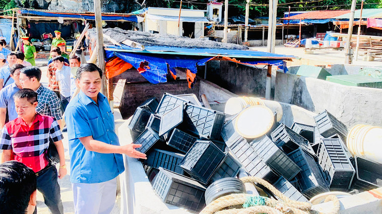 Thị sát thực tế tại địa điểm các hộ dân sản xuất kinh doanh.