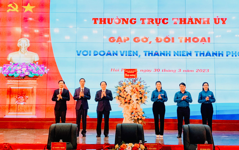 Lãnh đạo thành phố Hải Phòng chúc mừng Đoàn Thanh niên Cộng sản Hồ Chí Minh thành phố nhân Tháng Thanh niên.