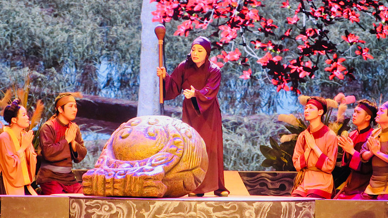 Đoàn Cải lương Hải Phòng biểu diễn vở "Bà Chúa Mõ". Đoàn Cải lương Hải Phòng biểu diễn vở "Bà Chúa Mõ".