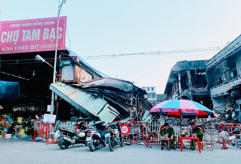 Chợ Tam Bạc bị cháy không đủ điều kiện xây dựng lại chợ mới trên địa điểm này.