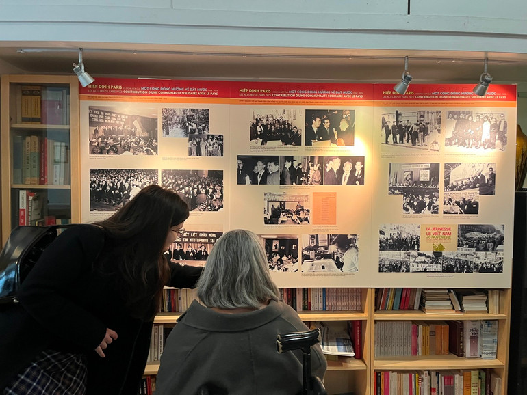 Không gian triển lãm "Hiệp định Paris 1973: Đóng góp của một cộng đồng hướng về đất nước". (Ảnh: KHẢI HOÀN)