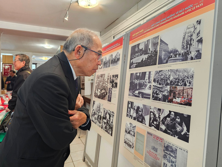 Triển lãm "Hiệp định Paris 1973: Đóng góp của một cộng đồng hướng về đất nước" đã gây được nhiều tiếng vang với bạn bè Pháp. (Ảnh: MINH DUY)