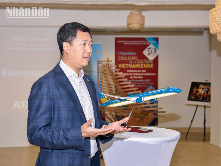 Theo ông Nguyễn Tiến Hoàng, đường bay thẳng của Vietnam Airlines, thủ tục nhập xuất cảnh đơn giản, điểm đến và sản phẩm du lịch hấp dẫn, con người Việt Nam nồng hậu, mến khách là những yếu tố thu hút khách du lịch và doanh nghiệp khai thác của Pháp và các nước EU. (Ảnh: MINH DUY)