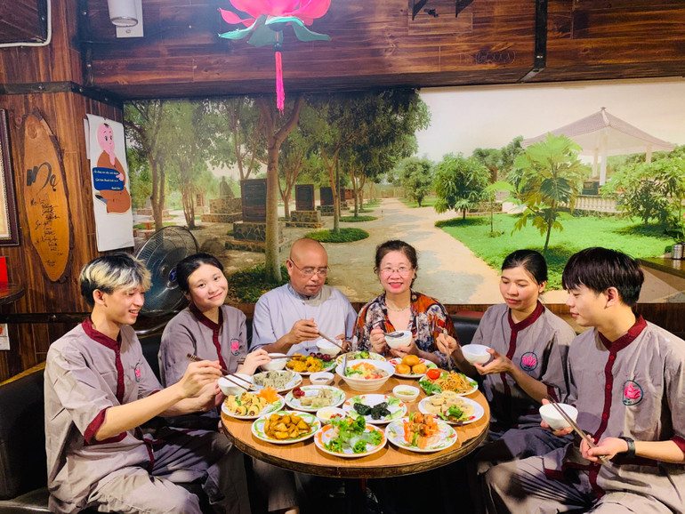 An Lạc một thương hiệu ẩm thực chay nổi tiếng được nhiều thực khách Thủ đô tìm đến. Ảnh: NHÀ HÀNG CHAY AN LẠC