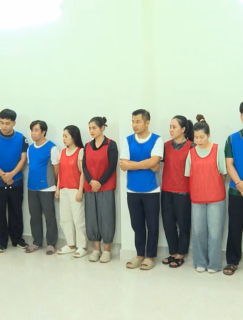 [Video] Khởi tố 22 bị can, thu giữ 1.100 viên kim cương các loại