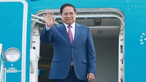 Thủ tướng Phạm Minh Chính lên đường dự Hội nghị thường niên các nhà tiên phong lần thứ 16 của WEF và làm việc tại Trung Quốc. (Ảnh DƯƠNG GIANG/TTXVN)