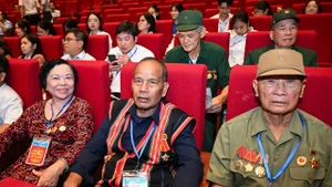 Các đại biểu dân tộc thiểu số dự gặp mặt. (Ảnh THÀNH ĐẠT)