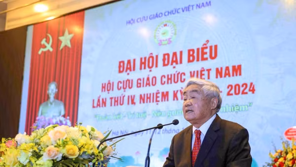 Giáo sư, Tiến sĩ Khoa học, Viện sĩ, Nhà giáo Nhân dân Phạm Minh Hạc (Ảnh: THANH TÙNG)
