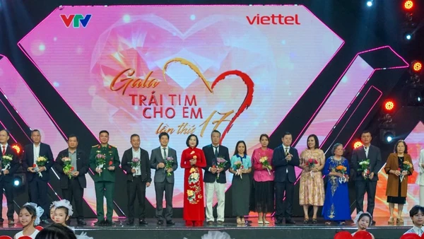 Sau 17 năm, chương trình "Trái tim cho em" đã hỗ trợ phẫu thuật cho gần 7.600 trẻ em, khám sàng lọc khoảng 190.000 trẻ và huy động hơn 250 tỷ đồng từ cộng đồng. (Ảnh ĐỨC THỌ)