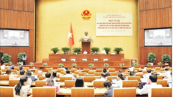 Quang cảnh Hội nghị đại biểu Quốc hội chuyên trách thảo luận về nhóm lĩnh vực quốc phòng, an ninh, đối ngoại, giám sát. (Ảnh: ĐĂNG ANH)