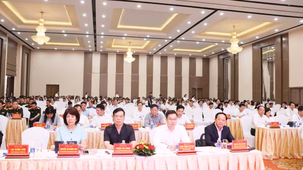 Các đại biểu dự hội nghị.