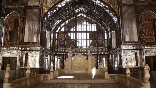 Ảnh chụp ngày 3/3/2026 cho thấy tình trạng hư hại của Cung điện Golestan tại Tehran, Iran. (Ảnh: THX)