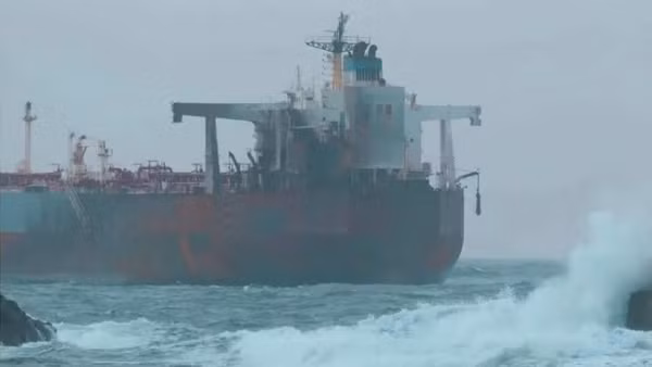 Tàu chở dầu bị tấn công tại Biển Đen. (Nguồn: X)