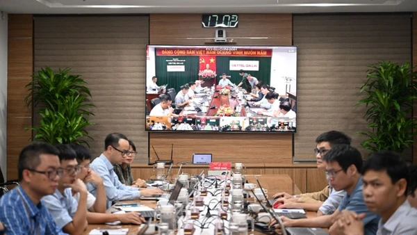Viettel kích hoạt toàn bộ hệ thống ứng phó ở cấp độ cao nhất nhằm bảo đảm thông tin phục vụ chỉ đạo các cấp cũng như công tác cứu nạn, cứu hộ. (Ảnh: ĐỨC THỌ)