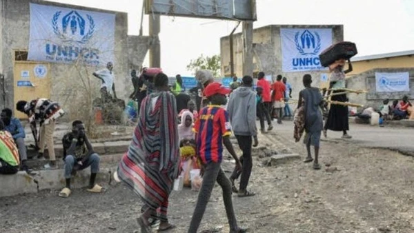 Đoàn xe chở hàng viện trợ nhân đạo tại Deir al-Balah, miền trung Dải Gaza. (Ảnh: THX/TTXVN) 