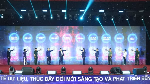 Ủy ban nhân dân tỉnh Hưng Yên ra mắt nền tảng trợ lý ảo tỉnh Hưng Yên.