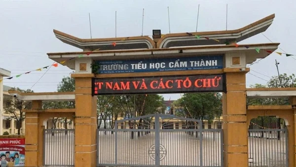 Hơn 18.400 học sinh ở Hà Tĩnh vẫn chưa đến trường do ngập lụt