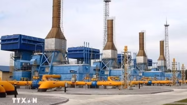 Một cơ sở lọc dầu tại khu vực Slonim. (Ảnh: TASS/TTXVN) 