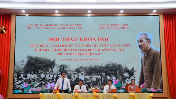 Lãnh đạo Viện Hồ Chí Minh và các lãnh tụ của Đảng, xã Đoan Hùng chủ trì hội thảo.
