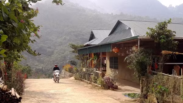 Một góc khu tái định cư bản Poọng, xã Tam Chung, huyện Mường Lát (cũ), tỉnh Thanh Hóa. 