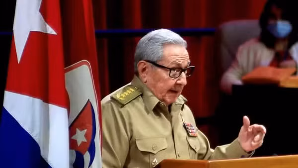Đại tướng Raúl Castro Ruz phát biểu trong phiên khai mạc Đại hội Đảng Cộng sản Cuba ở La Habana, ngày 16/4/2021. (Ảnh: AFP/TTXVN) 