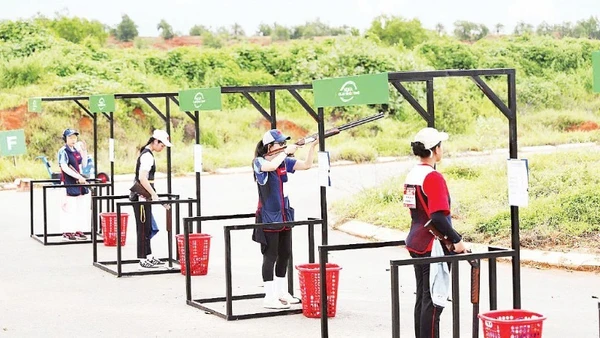 Vận động viên tham dự môn bắn súng tại Khu Novaworld Phan Thiết.