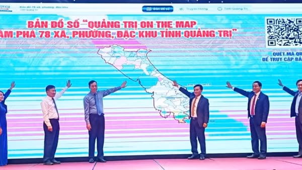 Lãnh đạo tỉnh Quảng Trị thực hiện nghi thức ra mắt bản đồ số “Quảng Trị on the map”.