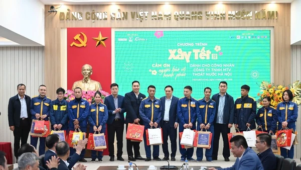 Xây Tết 2026: Biết ơn những người bảo vệ hạnh phúc thầm lặng.