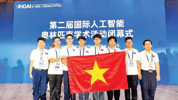 Các học sinh đoạt giải tại Olympic Trí tuệ nhân tạo quốc tế năm 2025.