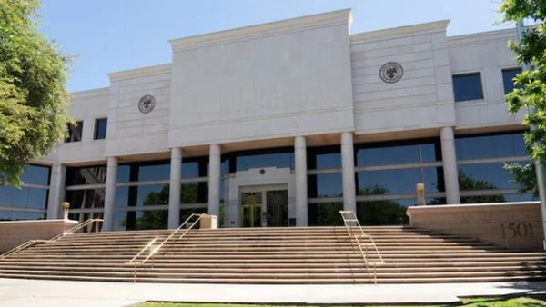 Tòa án Tối cao bang Arizona.