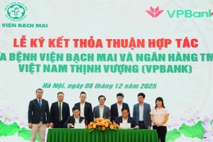 Đại diện 2 đơn vị tại lễ ký kết thỏa thuận hợp tác