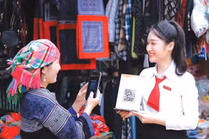 Qua Chương trình "Bình dân học vụ số", Agribank phủ sóng tài chính số khắp làng quê