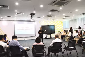 Văn hóa học tập được ROX Group xây dựng như một phần trong chiến lược phát triển con người, từ mỗi cán bộ nhân viên đến đội ngũ lãnh đạo.