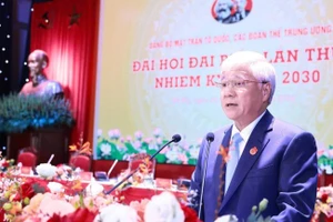Đồng chí Đỗ Văn Chiến điều hành Đại hội đại biểu Đảng bộ Mặt trận Tổ quốc và các đoàn thể Trung ương lần thứ I, nhiệm kỳ 2025-2030. (Ảnh: Báo Nhân Dân)