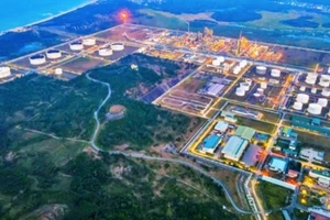 Nhà máy lọc dầu Dung Quất đang vận hành công suất cao nhằm tăng nguồn cung xăng dầu cho thị trường nội địa.