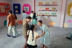 Voices of Galaxy tập 4 mở ra “câu chuyện của sắc màu”.