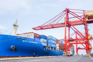 Hệ thống điện năng lượng mặt trời giúp khách hàng tiết kiệm chi phí, nâng cao hiệu quả chuỗi cung ứng.