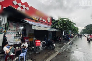 Cửa hàng bánh mì trên đường Nguyễn Thái Sơn đã tạm dừng hoạt động phục vụ công tác kiểm tra an toàn thực phẩm.