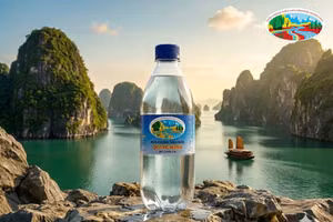 Nước khoáng Thiên nhiên Quang Hanh mang thiết kế đặc trưng, lưu giữ độ tinh khiết nguyên bản từ mạch nước ngầm.
