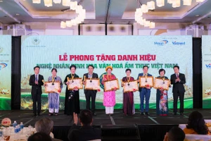 Chính thức phong tặng 6 nghệ nhân tinh hoa văn hóa ẩm thực Việt Nam.