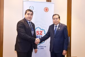 Chủ tịch Quốc hội Trần Thanh Mẫn gặp Chủ tịch Quốc hội Gruzia Shalva Papuashvili. (Ảnh: Doãn Tấn/TTXVN)