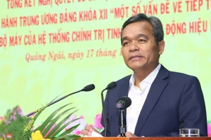Đồng chí Hồ Văn Niên, Ủy viên Trung ương Đảng, Bí thư Tỉnh ủy Quảng Ngãi phát biểu kết luận hội nghị.